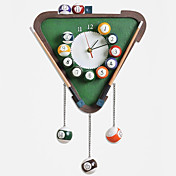 Horloge murale en résine mute