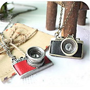 femmes collier vintage camera