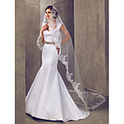 Un palier chapelle voile de la mariée avec dentelle Applique bord