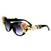 100% UV400 Women's Cat-Eye Plastic Retro Sunglasses