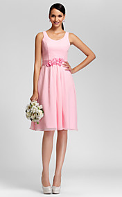 une ligne de scoop genou longueur robe de demoiselle d'honneur