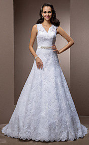 une ligne de v-cou robe de mariée en dentelle de train de cour avec ceinture amovible