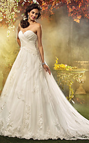une princesse ligne sweetheart appliques de train robe de mariée en tulle