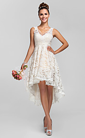 robe de demoiselle d'honneur de dentelle asymétrique une robe col v princesse ligne