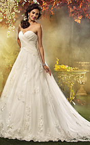 une princesse ligne sweetheart appliques de train robe de mariée en tulle