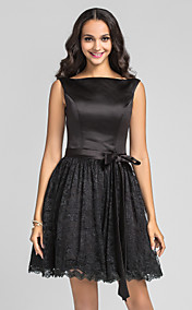 une ligne princesse bateau genou-longueur charmeuse et dentelle robe de demoiselle d'honneur