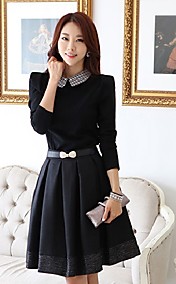 élégants plis pan de collier des femmes s'habillent avec la ceinture