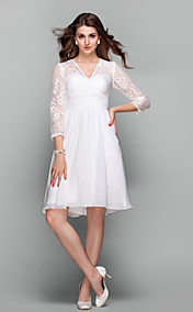 Une ligne de v-cou genou longueur chiffon | dentelle robe de cocktail