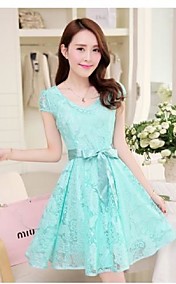 dos dentelle v robe de patineuse à manches courtes femmes avec ceinture