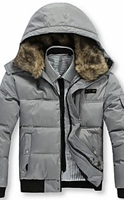 capuchon amovible des hommes enduisent vers le bas