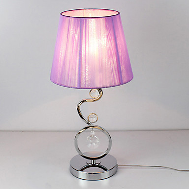 Lámpara de mesa moderna con un elegante color rosa tela plisada de ... Modernas Lámparas decoración