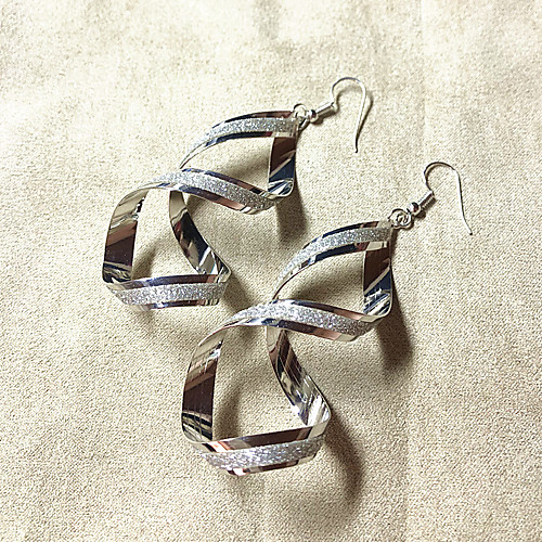 Women's Drop Earrings Hollow Out Precious Fashion Earrings Jewelry Gold / Silver For Party Daily Street 1 Pair
Women's Drop Earrings Hollow Out Precious Fashion Earrings Jewelry Gold / Silver For Party Daily Street 1 Pair