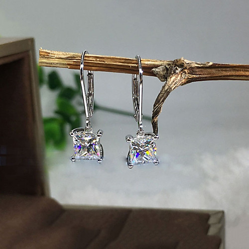 Women's Clear Cubic Zirconia Earrings Classic Mini Sweet Earrings Jewelry White For Party Street 1 Pair
Women's Clear Cubic Zirconia Earrings Classic Mini Sweet Earrings Jewelry White For Party Street 1 Pair