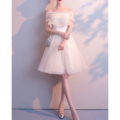 A-Line Off Shoulder Knee Length Polyester Bridesmaid Dress with Tier / Open Back
A-Line Off Shoulder Knee Length Polyester Bridesmaid Dress with Tier / Open Back