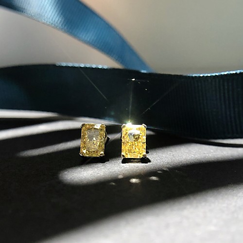 2 carat Synthetic Diamond Earrings Alloy For Women's Square Cut Ladies Stylish Simple Luxury Wedding Party Evening Formal High Quality Classic 1 Pair
2 carat Synthetic Diamond Earrings Alloy For Women's Square Cut Ladies Stylish Simple Luxury Wedding Party Evening Formal High Quality Classic 1 Pair
