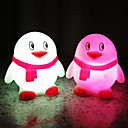 Penguin Rotocast changeant de couleur Night Light