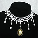 main douce perle blanche collier chaine de lolita classique et traditionnelle