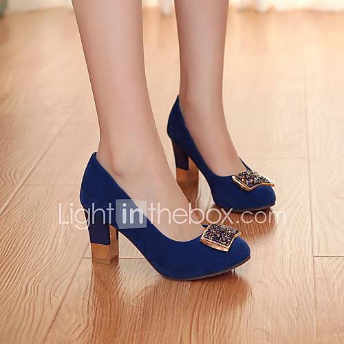 low heel round toe pumps