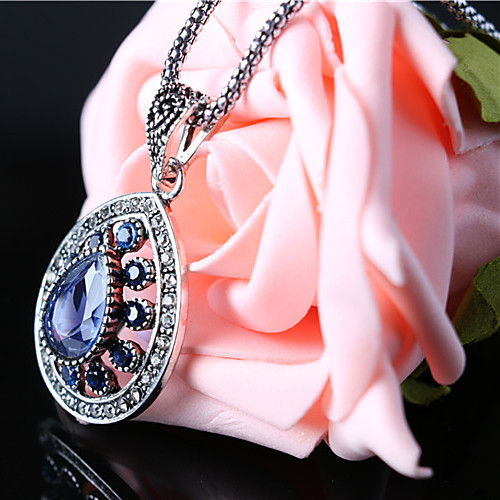 

Women's Vintage Necklace faceter Ladies Fashion Alloy Red Green Blue Necklace Jewelry For Party Casual