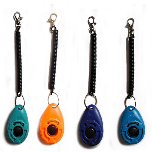 

2pcs Pet Cat Dog Training Clicker Plastic New Dogs Click Trainer Aid Too Adjustable Wrist Strap Sound Key Chain dog whistle