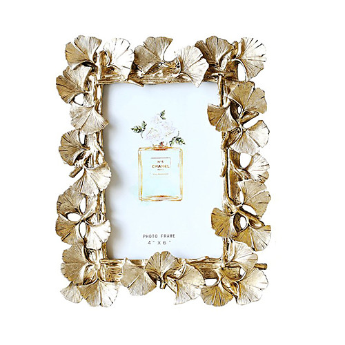 

Photo Frame Retro Golden Ginkgo Leaves Pattern Decorating Photo Frame