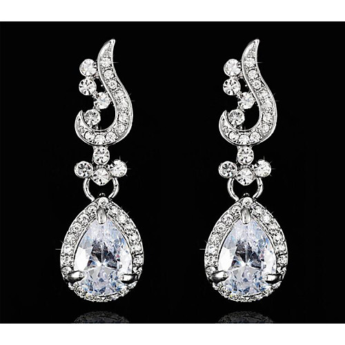 

Women's AAA Cubic Zirconia Hoop Earrings Classic Love Classic Vintage Imitation Diamond Earrings Jewelry White For Wedding Party 1 Pair