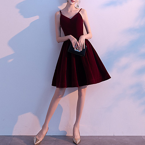 

A-Line V Neck Knee Length Velvet Hot / Red Homecoming / Cocktail Party Dress with Pleats 2020