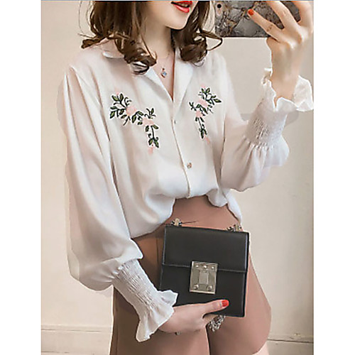 

Women's Daily Shirt - Geometric White