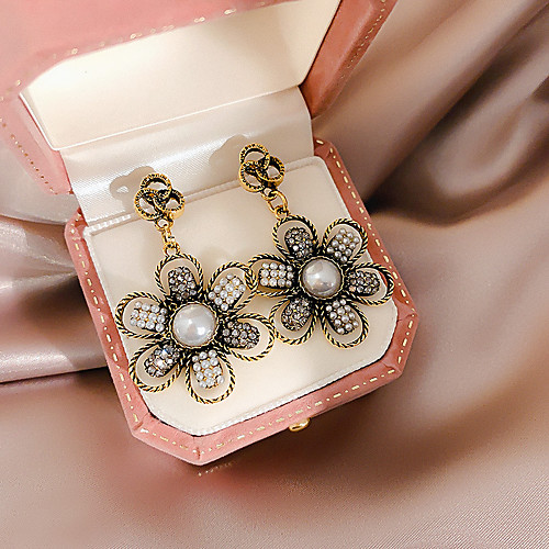 

Women's Stud Earrings Drop Earrings Hoop Earrings Classic Petal Stylish Simple Punk Cool Imitation Pearl Gold Plated Imitation Diamond Earrings Jewelry Bronze For Party Evening Gift Vacation Street