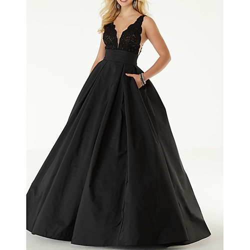 

Ball Gown V Neck Floor Length Lace / Satin Sexy / Black Homecoming / Prom Dress with Pleats / Beading 2020