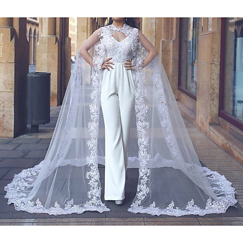 

Jumpsuits V Neck Court Train Lace / Stretch Satin Sleeveless Country Plus Size Wedding Dresses with Lace / Embroidery 2020