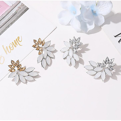 

Women's Stud Earrings Geometrical Leaf Trendy Romantic Earrings Jewelry Gold / Silver For Gift Date Vacation Street Festival 1 Pair