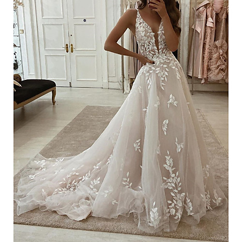 

A-Line Plunging Neck Sweep / Brush Train Polyester / Tulle Sleeveless Country Plus Size Wedding Dresses with Embroidery / Appliques 2020