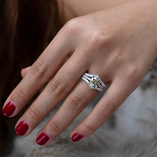 

2 carat Synthetic Diamond Ring Silver For Women's Princess cut Ladies Luxury Elegant Bridal Wedding Party Evening Formal High Quality Pave