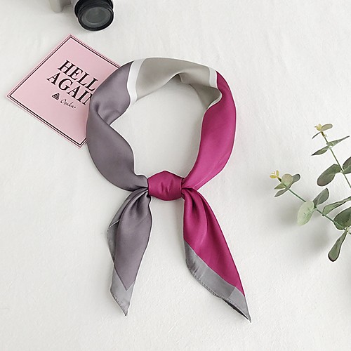 

Women's Basic Square Scarf - Print