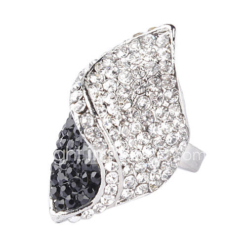 Vintage Diamond Shape Rhinestone Studded Ring