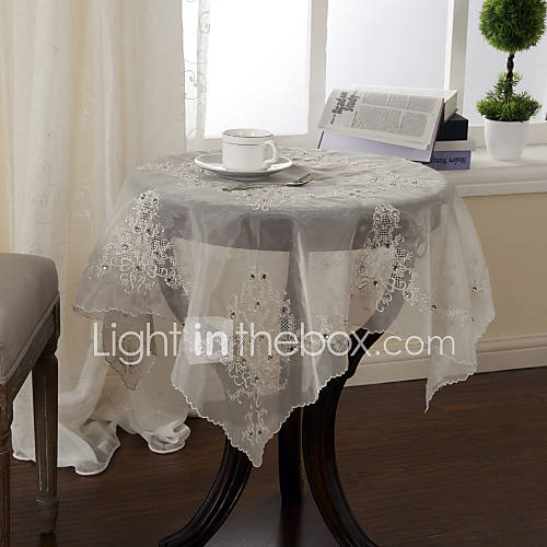33 Square Traditional Beige Floral Table Cloths