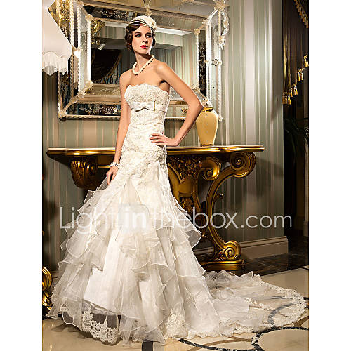 Trumpet/Mermaid Strapless Court Train Lace And Organza Wedding Dress