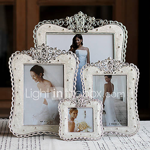 Retro Style Floral Metal Polyresin Picture Frame