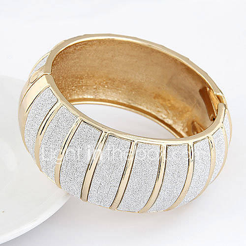 Womens Euramerican Metal Texture Stereo Stripe Oval Ring Bangle