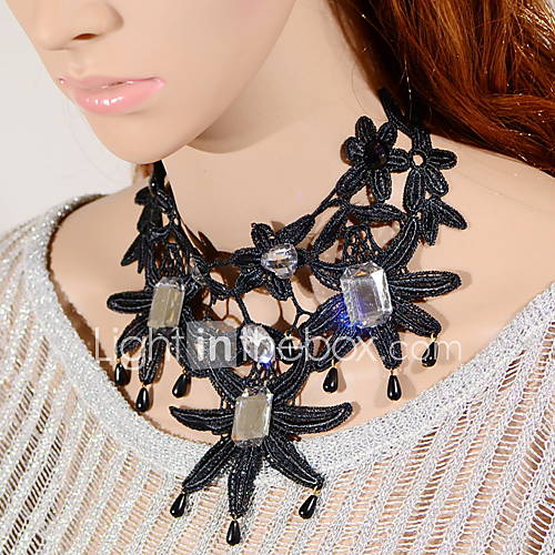 OMUTO Gothic Hollow Out Lace Starfish Necklace (Black)