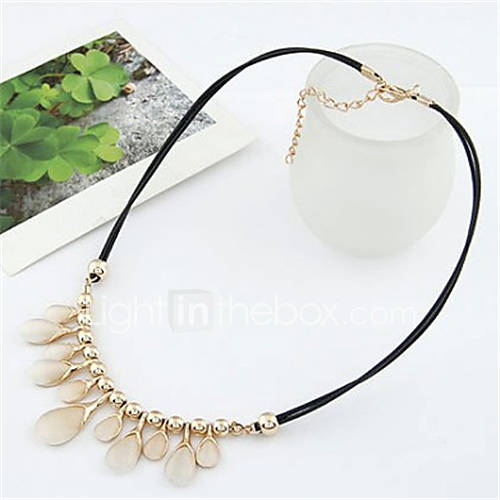 Daphne Elegant Metal Disc Leather Opal Short Necklace (Screen Color)