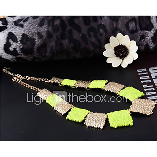 Daphne Fashion Fluorescent Color Exaggerated Box Geometry Necklace(Screen Color)